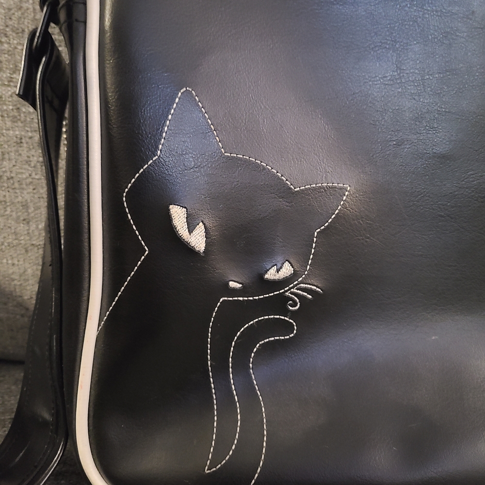 Vintage Emily The Strange Messenger Bag Never Used - Picture 8 of 16